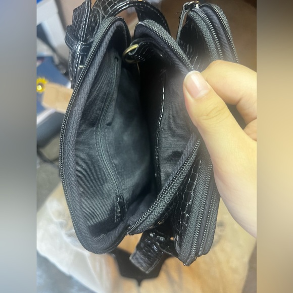 SAS Black Alligator Patent Leather Handbag Adjustable Crossbody Purse USA KeyFob - Picture 4 of 7